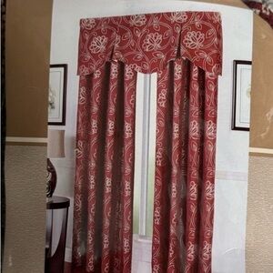 Jacobean Interlined rod pocket panel (# 1)